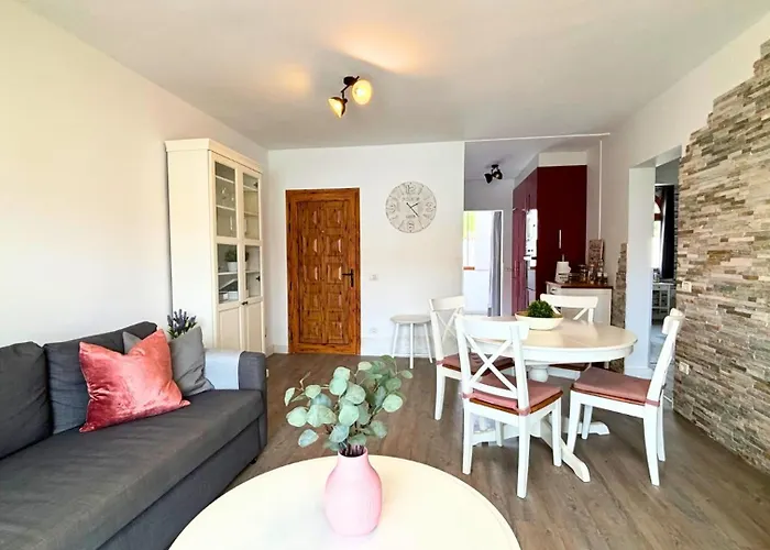 Markethome Bouganvillas 2 * アデヘ