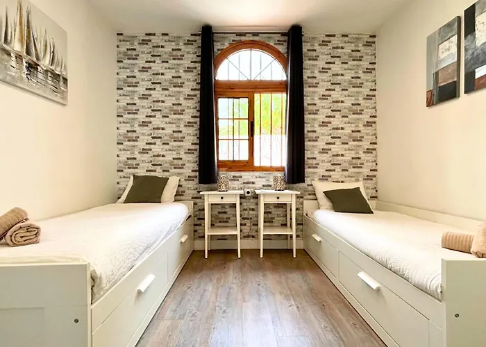 Markethome Bouganvillas 2 アパート