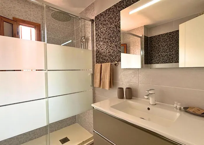 아파트 Markethome Bouganvillas 2 *