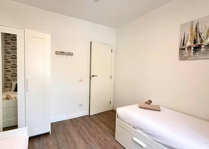 Markethome Bouganvillas 2 * 아데제