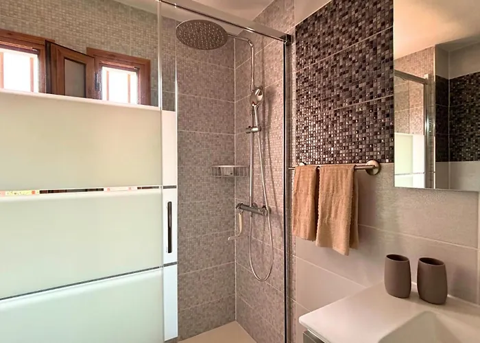 Markethome Bouganvillas 2 *